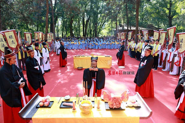 Ceremony to worship Zhuge Liang held in Xiangyang