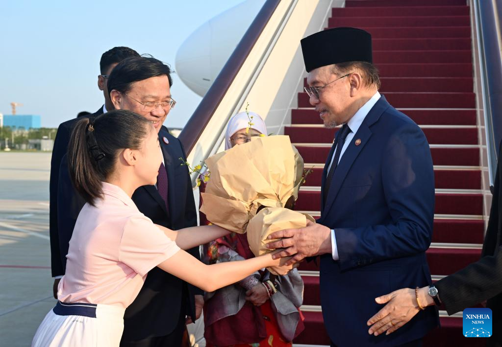 Malaysian PM arrives in Tianjin for SCO Summit 2025