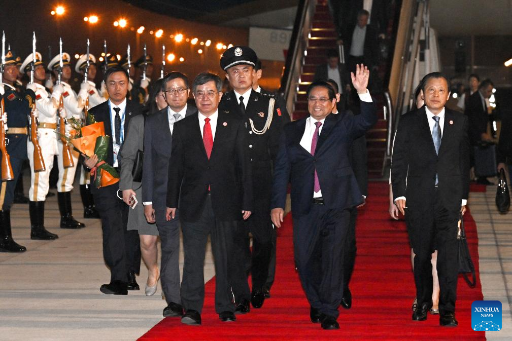 Vietnamese PM arrives for SCO Tianjin Summit