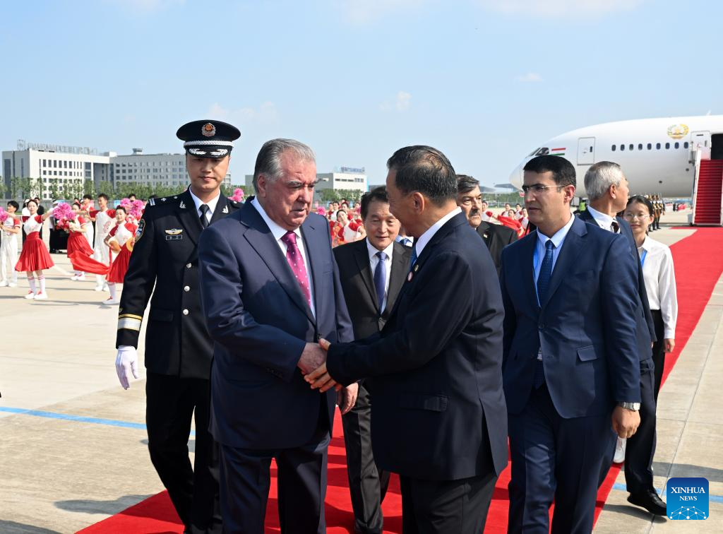 Tajik president arrives in Tianjin for SCO Summit 2025
