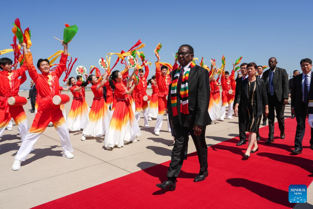 Zimbabwean president arrives in Beijing for China's V-Day commemorations