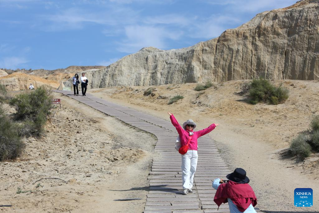 Tourism industry boosts economic growth in Altay, NW China